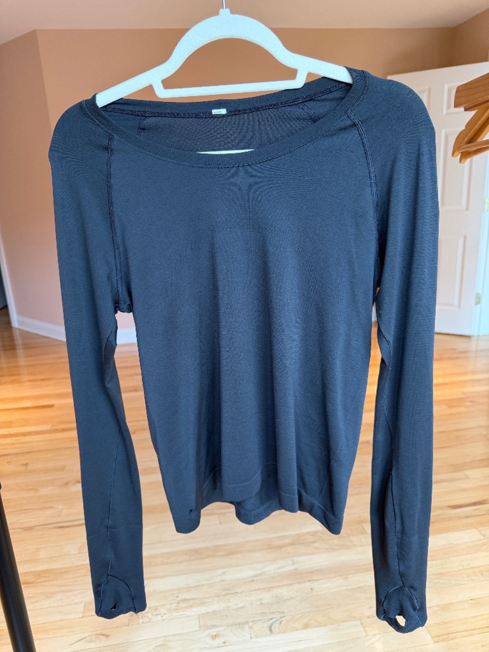 Lululemon Swiftly Tech Long-Sleeve Shirt 2.0 *Hip Length- Black size 8